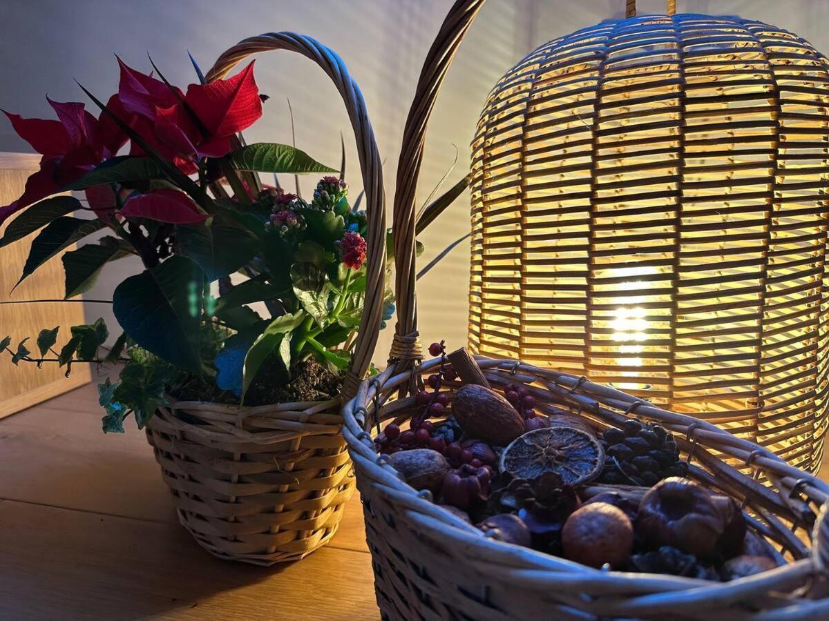 The Pheasantry Bed & Breakfast Уимъндхам Екстериор снимка
